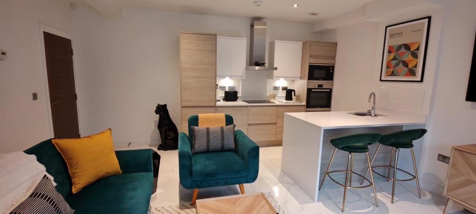 Luxury Apartment: City Centre, Stylish, Modern Chester Exterior photo