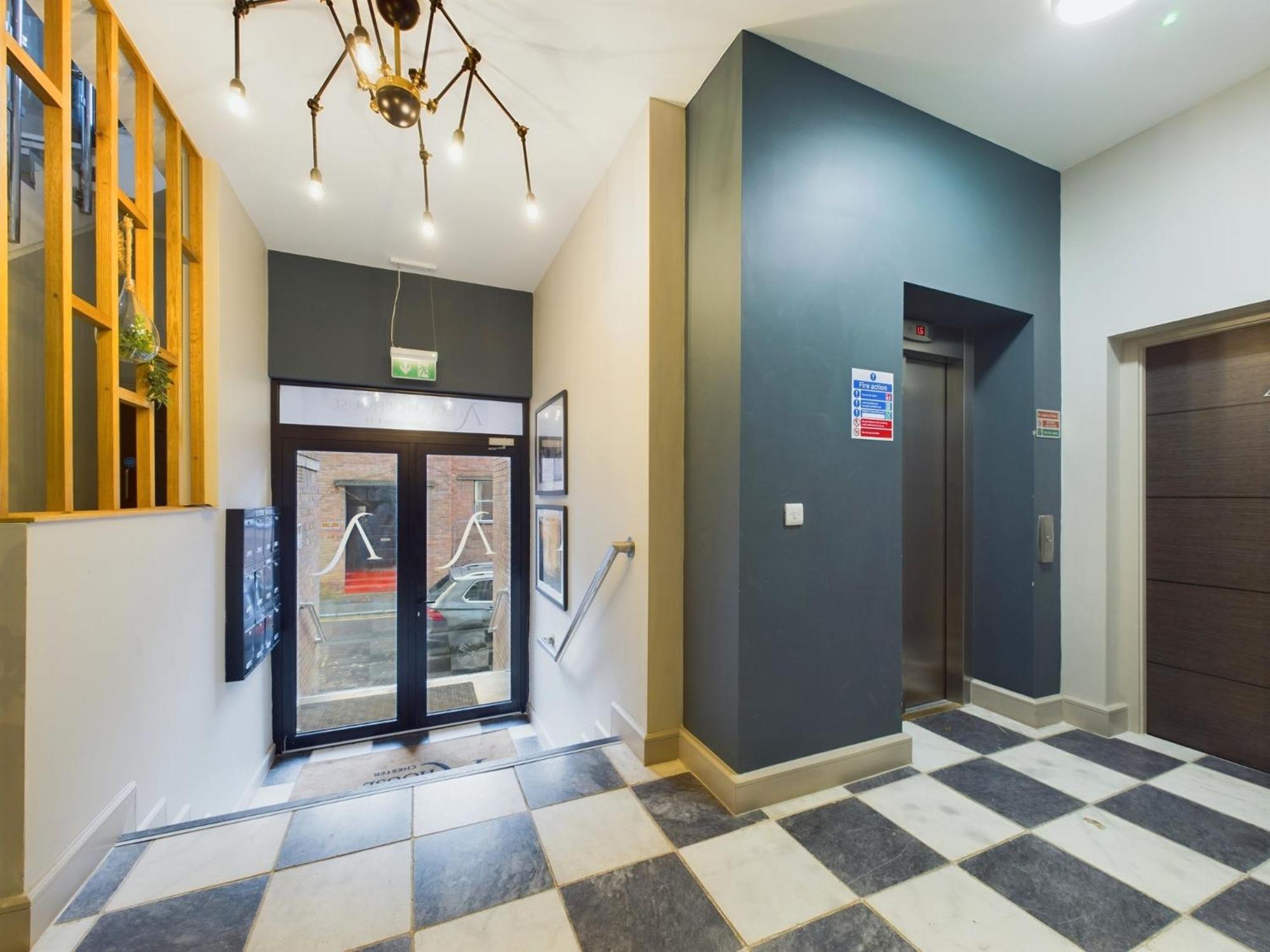 Luxury Apartment: City Centre, Stylish, Modern Chester Exterior photo